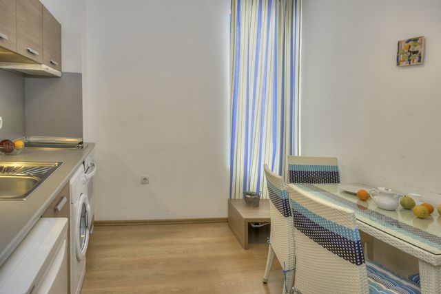 Excelsior Hotel Apartments - one bedroom apartment large